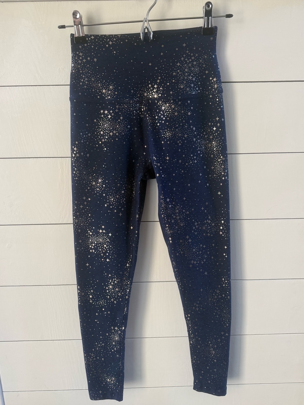 BEYOND YOGA | Softshine High Waisted Midi Legging |Navy Gold Stars | Size Small